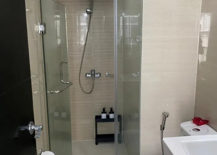 Cluster 1, 81 Newport Blvd Near Naia T3 3* Manila